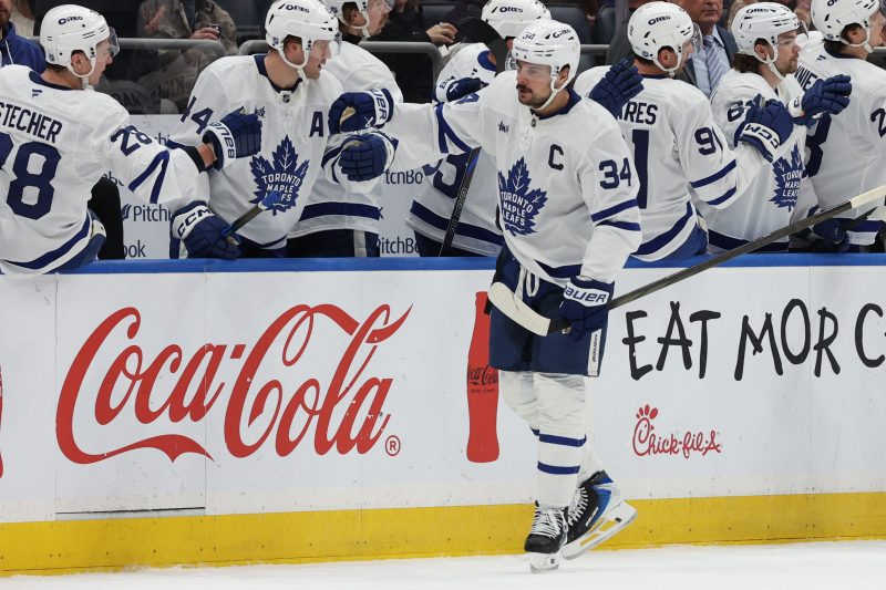 Auston Matthews breaks Maple Leafs goal record