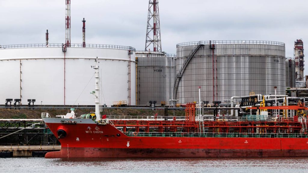 JPMorgan resets oil price target for rest of 2026
