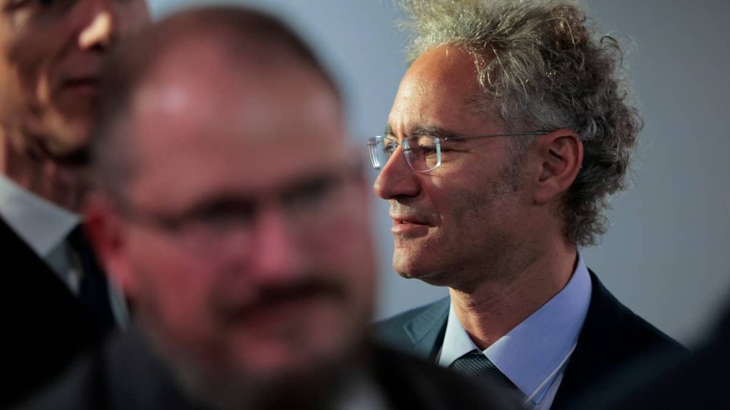 Palantir’s 2 deals answer a question investors keep asking