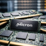 Micron stock crashes 22%: is this AI chip selloff a rare buying chance?