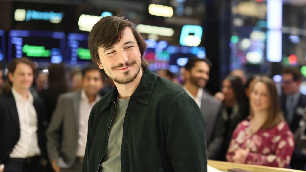 Goldman Sachs doubles down on Robinhood stock after record trading surge