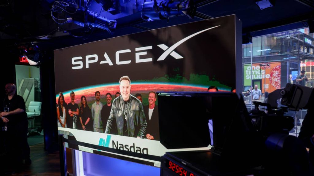 SpaceX stock sends investors a signal they need to see