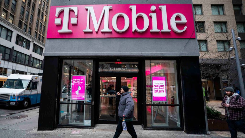 T-Mobile stands to gain as another key rival retreats from retail