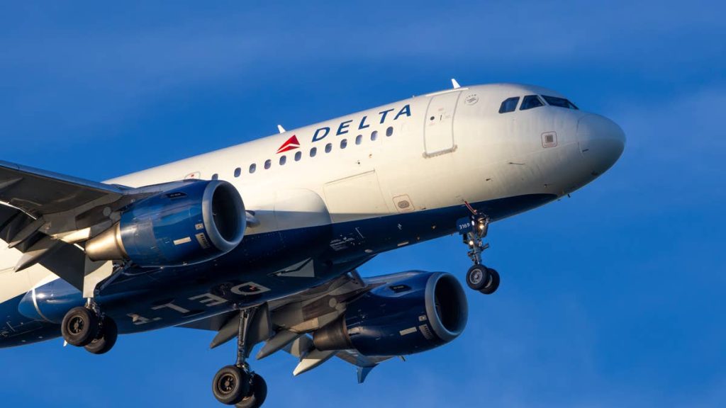 Stanley Druckenmiller buys this Warren Buffett airline stock in Q2