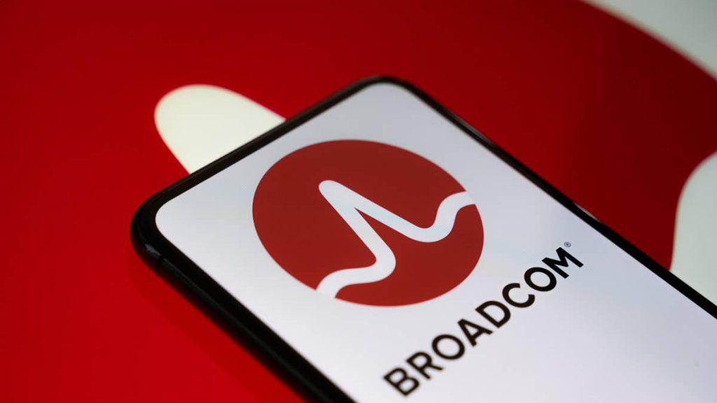 Top Analyst sets jaw-dropping Broadcom stock target after earnings